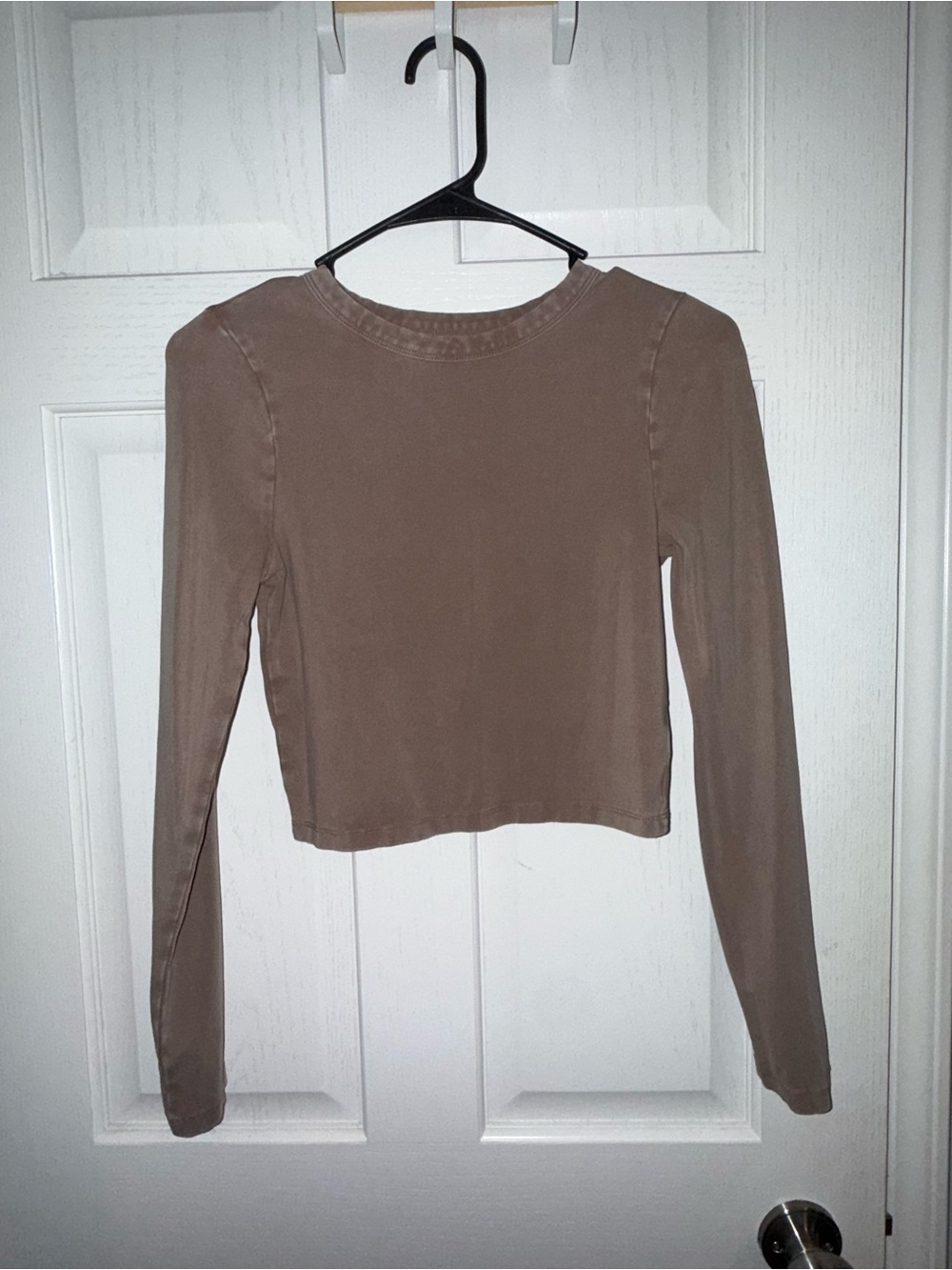 Classic Long-Sleeve Crop Top - Brown